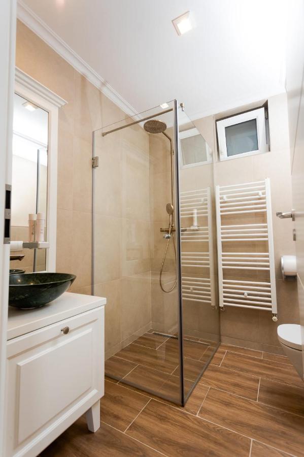Apartament Carolyne บิสตริซา ภายนอก รูปภาพ